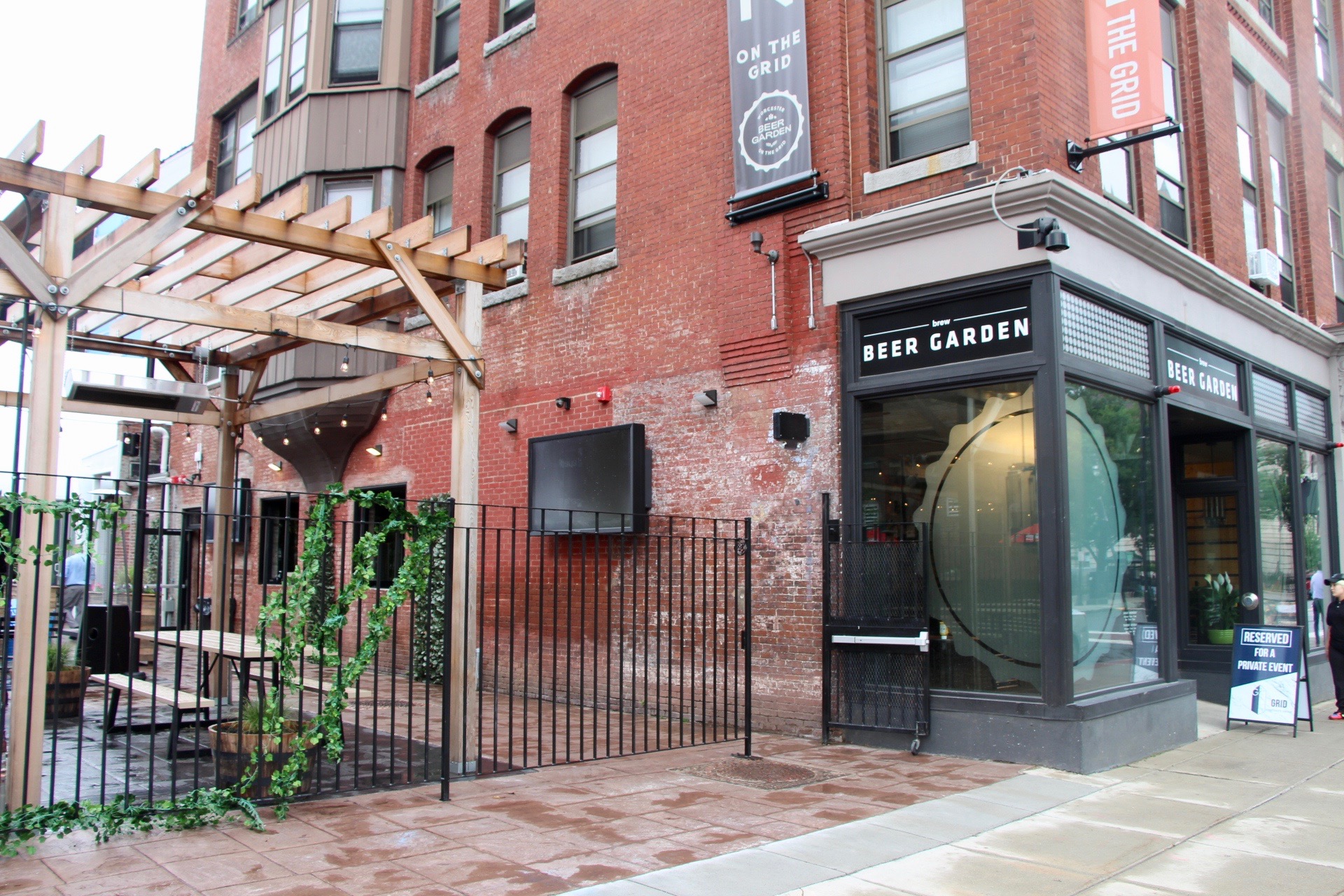 Guide to Worcester & Central Massachusetts Jamie & Matt